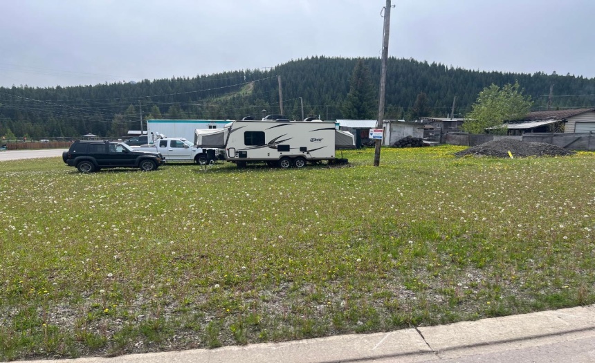 1558 NEWGATE CRESCENT, Elkford, British Columbia V0B1H0, ,Vacant Land,For Sale,NEWGATE CRESCENT,2469175