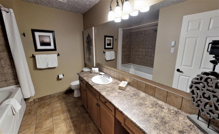 400 BIGHORN BOULEVARD, Radium Hot Springs, British Columbia V0A1M0, 1 Bedroom Bedrooms, ,1 BathroomBathrooms,Single Family,For Sale,BIGHORN BOULEVARD,2470174