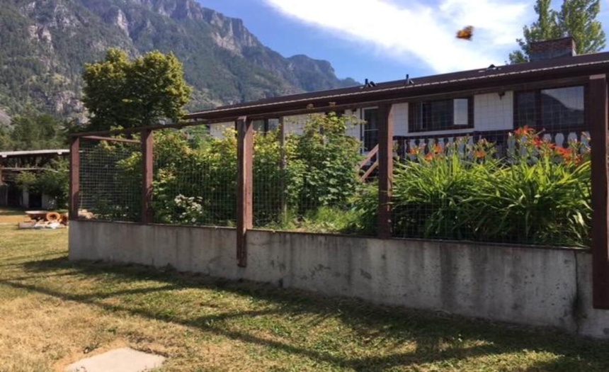 4856 32ND STREET, Canyon, British Columbia V0B1C1, 3 Bedrooms Bedrooms, ,3 BathroomsBathrooms,Single Family,For Sale,32ND STREET,2469819