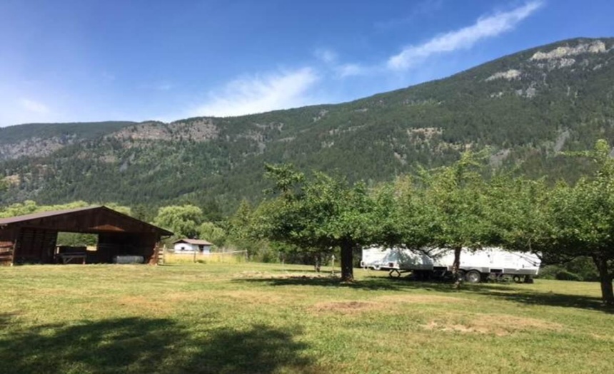 4856 32ND STREET, Canyon, British Columbia V0B1C1, 3 Bedrooms Bedrooms, ,3 BathroomsBathrooms,Single Family,For Sale,32ND STREET,2469819