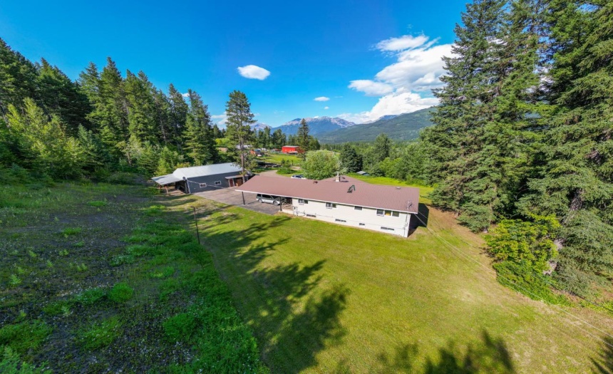 6753 HOLLEY ROAD, Sparwood, British Columbia V0B2G3, 5 Bedrooms Bedrooms, ,3 BathroomsBathrooms,Single Family,For Sale,HOLLEY ROAD,2471919