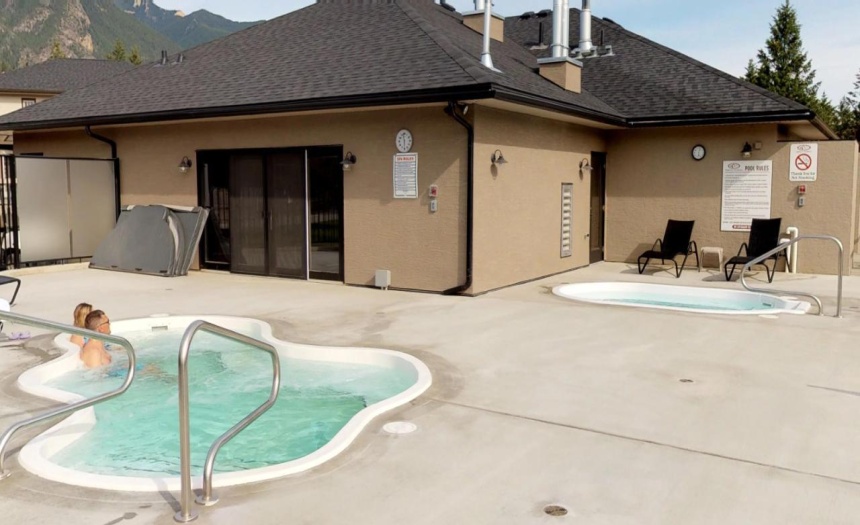 500 BIGHORN BOULEVARD, Radium Hot Springs, British Columbia V0A1M0, 1 Bedroom Bedrooms, ,1 BathroomBathrooms,Single Family,For Sale,BIGHORN BOULEVARD,2471587