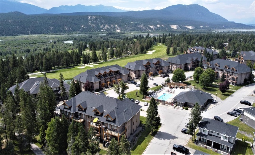 400 BIGHORN BOULEVARD, Radium Hot Springs, British Columbia V0A1M0, 2 Bedrooms Bedrooms, ,2 BathroomsBathrooms,Single Family,For Sale,BIGHORN BOULEVARD,2472094