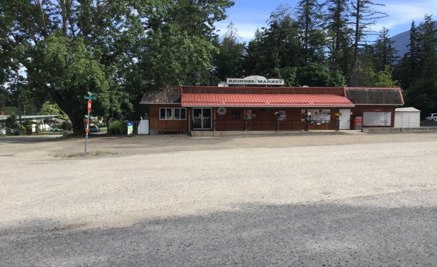 1504 EASTMAN AVENUE, Crawford Bay / Riondel, British Columbia V0B2B0, ,Retail,For Sale,EASTMAN AVENUE,2472143