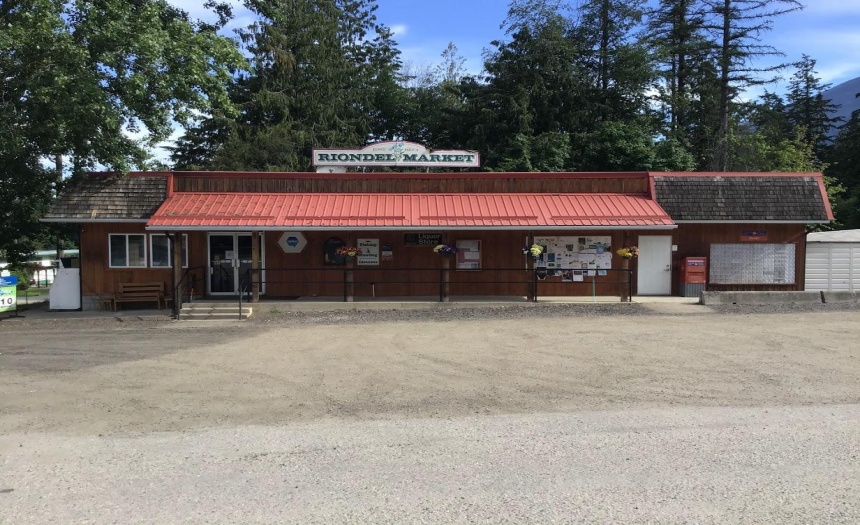 1504 EASTMAN AVENUE, Crawford Bay / Riondel, British Columbia V0B2B0, ,Retail,For Sale,EASTMAN AVENUE,2472143