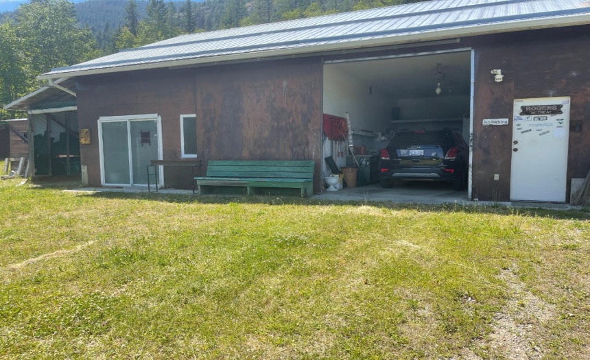 1491 EVANS RD, Creston, British Columbia V0B1G7, 3 Bedrooms Bedrooms, ,3 BathroomsBathrooms,Single Family,For Sale,EVANS RD,2466341