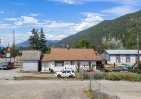 1234 NORTHWEST BLVD, Creston, British Columbia V0B1G6, 2 Bedrooms Bedrooms, ,1 BathroomBathrooms,Single Family,For Sale,NORTHWEST BLVD,2472456