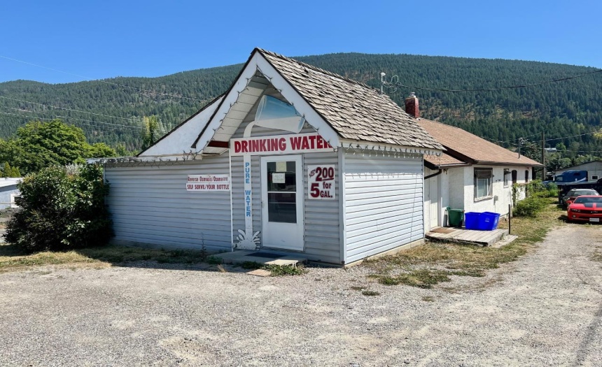 1234 NORTHWEST BLVD, Creston, British Columbia V0B1G6, ,Retail,For Sale,NORTHWEST BLVD,2472455