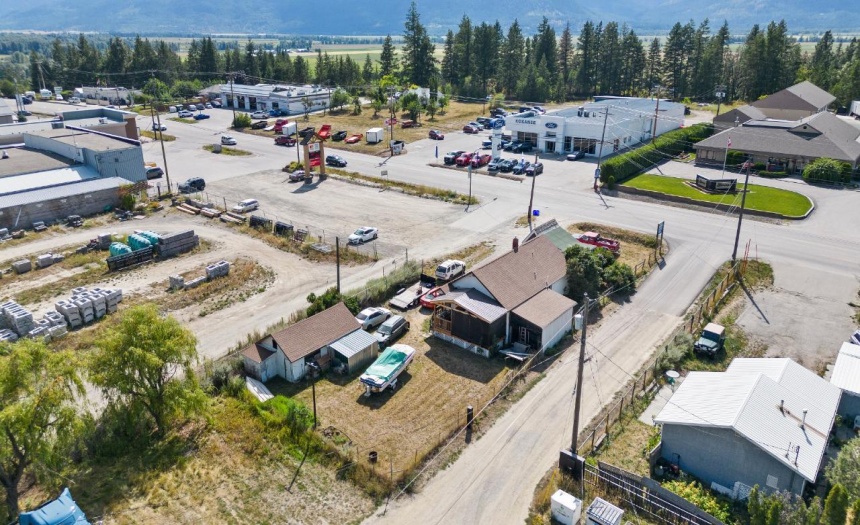 1234 NORTHWEST BLVD, Creston, British Columbia V0B1G6, ,Retail,For Sale,NORTHWEST BLVD,2472455