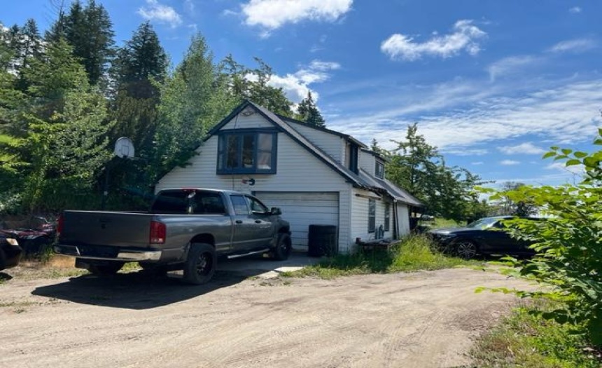 1218A HILTON STREET, Creston, British Columbia V0B1G6, 3 Bedrooms Bedrooms, ,3 BathroomsBathrooms,Single Family,For Sale,HILTON STREET,2472507