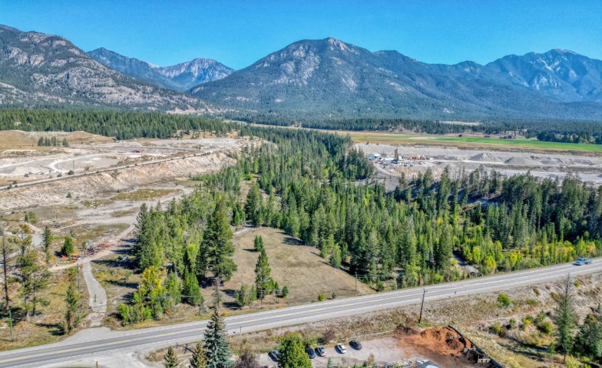 Lot 1 HIGHWAY 93/95, Windermere, British Columbia V0B2L0, ,Retail,For Sale,HIGHWAY 93/95,2473397