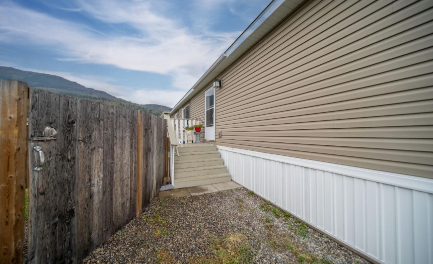 100 INDUSTRIAL ROAD 1 ROAD, Sparwood, British Columbia V0B2G1, 3 Bedrooms Bedrooms, ,2 BathroomsBathrooms,Single Family,For Sale,INDUSTRIAL ROAD 1 ROAD,2473403