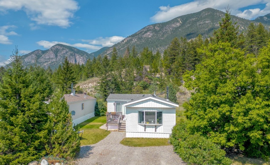 5174 LAMBERT ROAD, Invermere, British Columbia V0A1K0, 3 Bedrooms Bedrooms, ,2 BathroomsBathrooms,Single Family,For Sale,LAMBERT ROAD,2473402