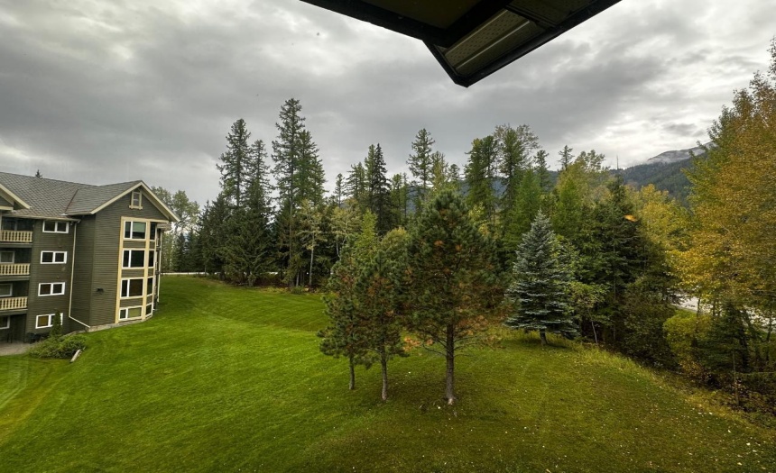 4559 TIMBERLINE CRESCENT, Fernie, British Columbia V0B1M6, 2 Bedrooms Bedrooms, ,2 BathroomsBathrooms,Single Family,For Sale,TIMBERLINE CRESCENT,2473390