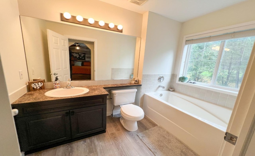 7599 EAGLECREST LANE, Radium Hot Springs, British Columbia V0A1M0, 2 Bedrooms Bedrooms, ,3 BathroomsBathrooms,Single Family,For Sale,EAGLECREST LANE,2473507