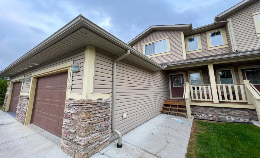 7599 EAGLECREST LANE, Radium Hot Springs, British Columbia V0A1M0, 2 Bedrooms Bedrooms, ,3 BathroomsBathrooms,Single Family,For Sale,EAGLECREST LANE,2473507