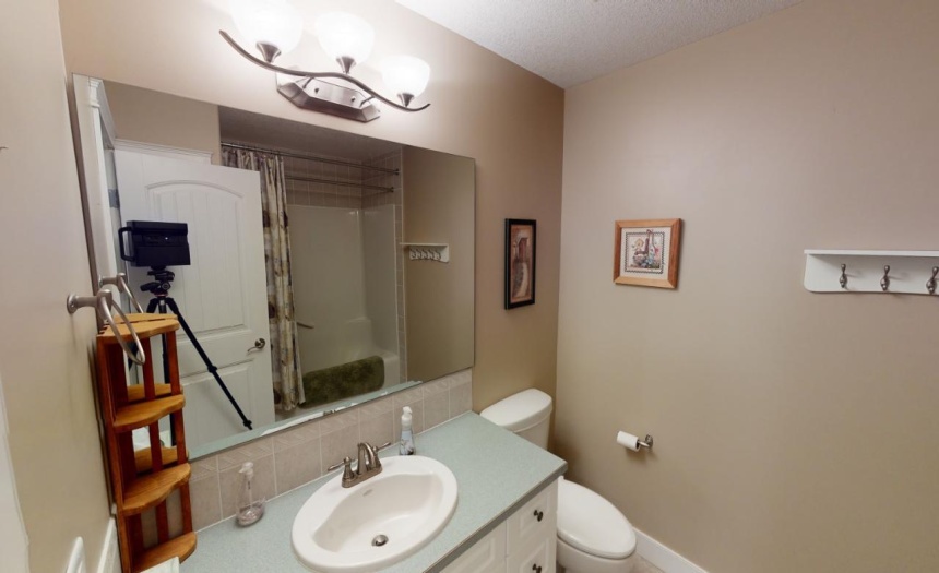 7301 BANFF COURT, Radium Hot Springs, British Columbia V0A1M0, 3 Bedrooms Bedrooms, ,3 BathroomsBathrooms,Single Family,For Sale,BANFF COURT,2471560