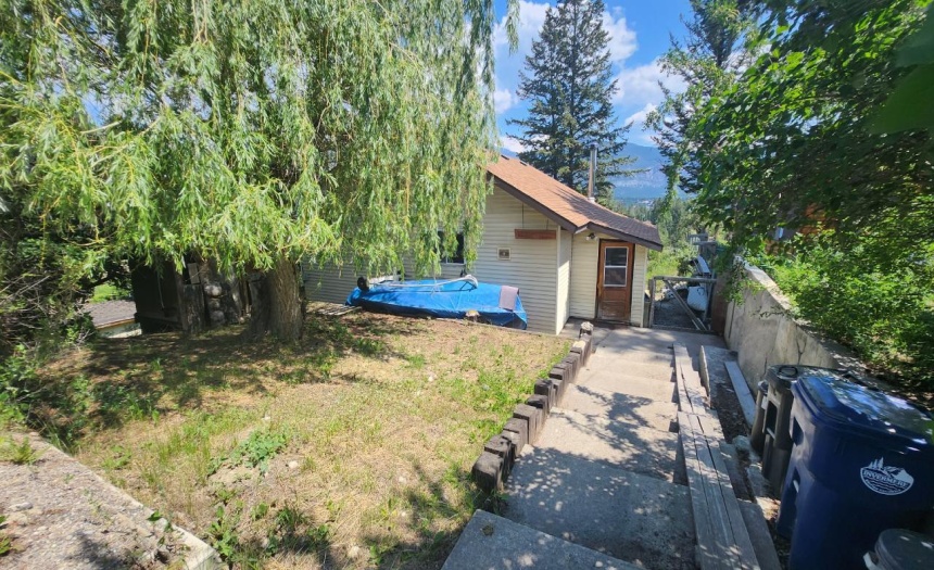 1839 13TH AVENUE, Invermere, British Columbia V0A1K0, 3 Bedrooms Bedrooms, ,2 BathroomsBathrooms,Single Family,For Sale,13TH AVENUE,2471824