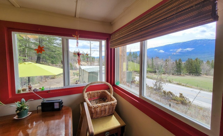 2920 HIGHWAY 95, Brisco, British Columbia V0A1B0, 2 Bedrooms Bedrooms, ,1 BathroomBathrooms,Single Family,For Sale,HIGHWAY 95,2473511