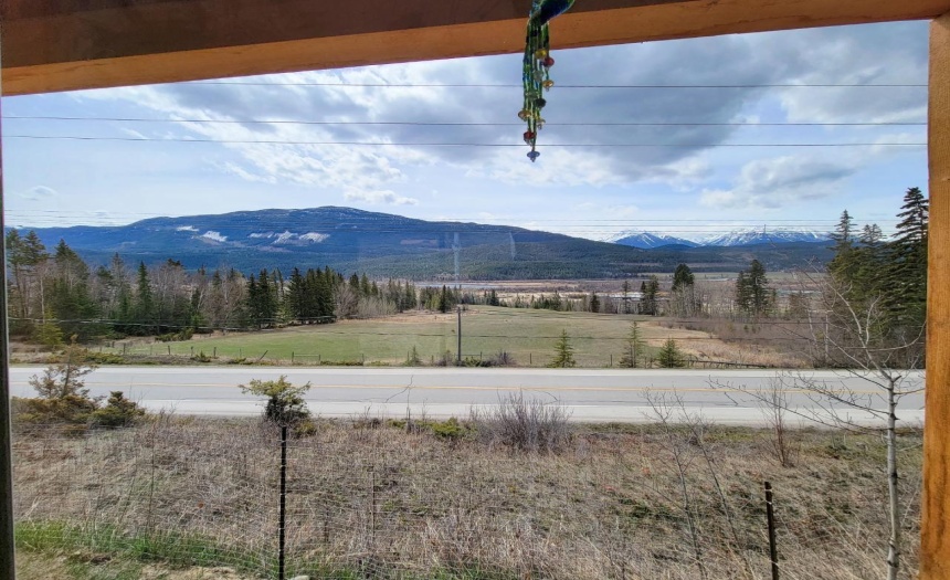 2920 HIGHWAY 95, Brisco, British Columbia V0A1B0, 2 Bedrooms Bedrooms, ,1 BathroomBathrooms,Single Family,For Sale,HIGHWAY 95,2473511