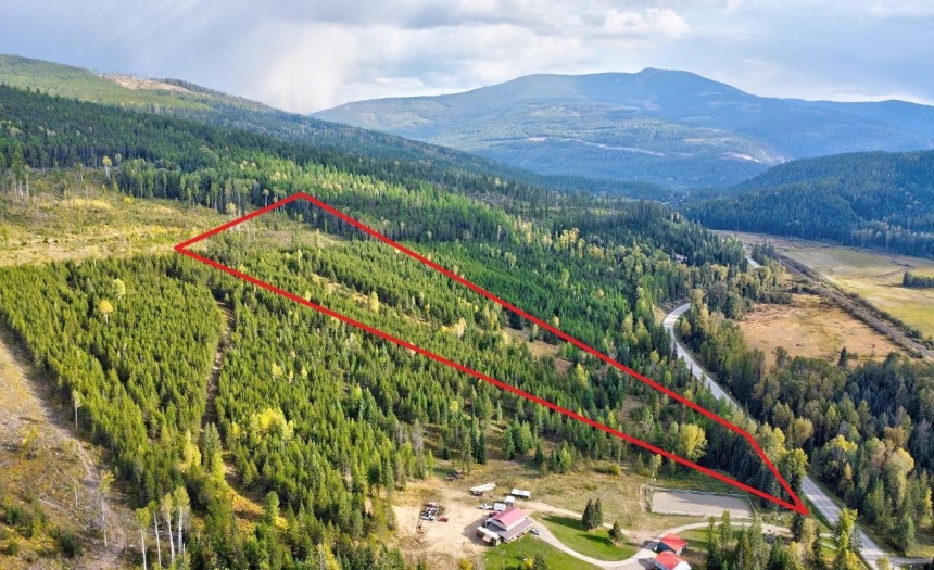 7960 HIGHWAY 3, Yahk, British Columbia V0B2P0, ,Vacant Land,For Sale,HIGHWAY 3,2473644