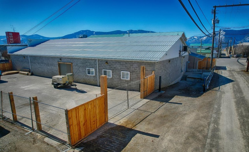 1510 COOK STREET, Creston, British Columbia V0B1G0, ,Retail,For Sale,COOK STREET,2473645