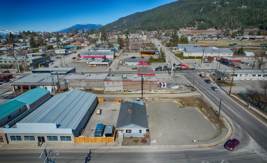 1510 COOK STREET, Creston, British Columbia V0B1G0, ,Retail,For Sale,COOK STREET,2473645