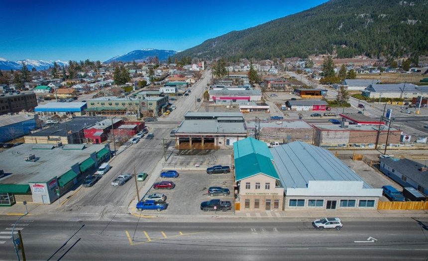 1510 COOK STREET, Creston, British Columbia V0B1G0, ,Retail,For Sale,COOK STREET,2473645