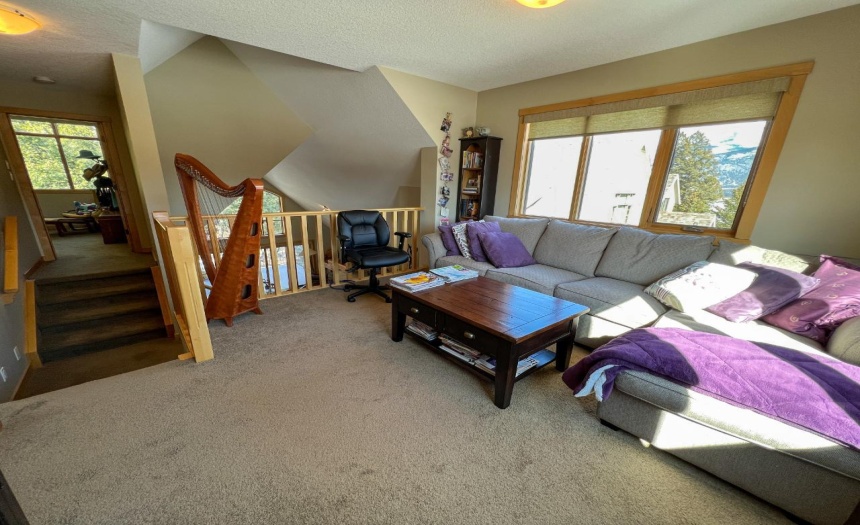 6800 COLUMBIA LAKE ROAD, Columbia Lake, British Columbia V0B1L2, 2 Bedrooms Bedrooms, ,3 BathroomsBathrooms,Single Family,For Sale,COLUMBIA LAKE ROAD,2473641