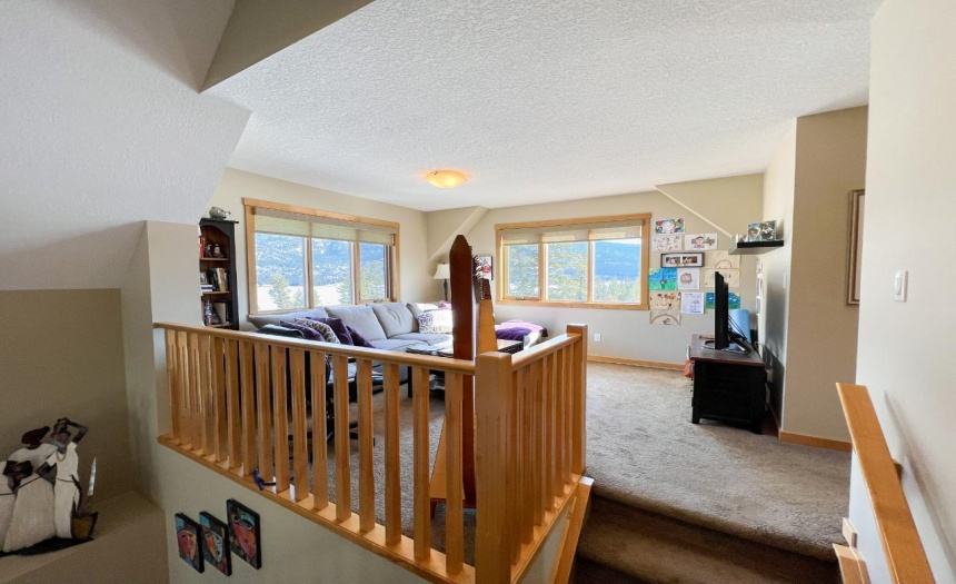 6800 COLUMBIA LAKE ROAD, Columbia Lake, British Columbia V0B1L2, 2 Bedrooms Bedrooms, ,3 BathroomsBathrooms,Single Family,For Sale,COLUMBIA LAKE ROAD,2473641