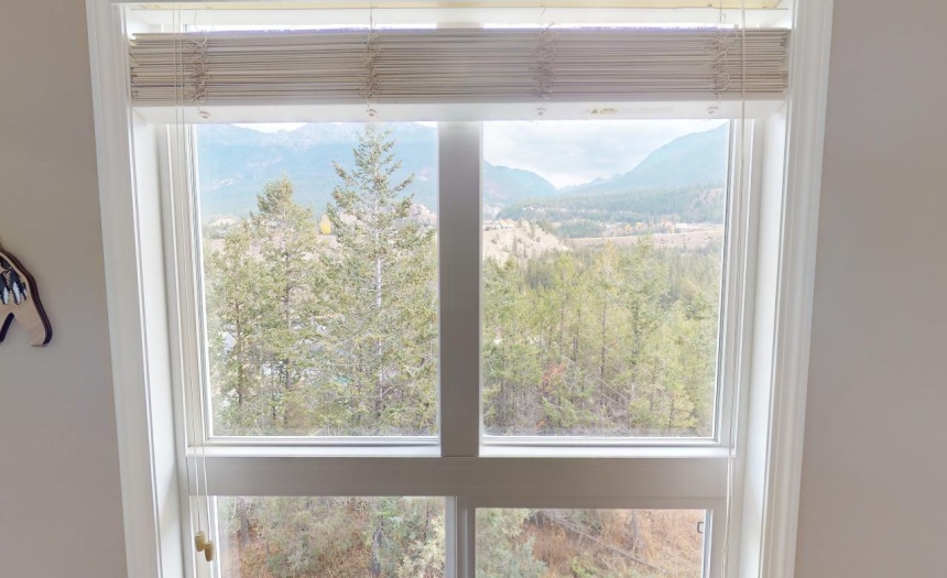 4765 FORSTERS LANDING ROAD, Radium Hot Springs, British Columbia V0A1M0, 2 Bedrooms Bedrooms, ,3 BathroomsBathrooms,Single Family,For Sale,FORSTERS LANDING ROAD,2473802