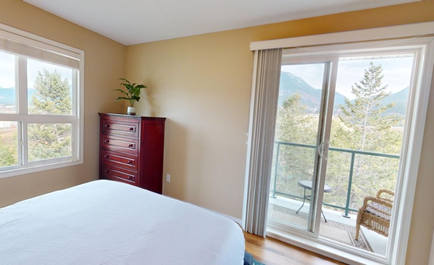 4765 FORSTERS LANDING ROAD, Radium Hot Springs, British Columbia V0A1M0, 2 Bedrooms Bedrooms, ,3 BathroomsBathrooms,Single Family,For Sale,FORSTERS LANDING ROAD,2473802