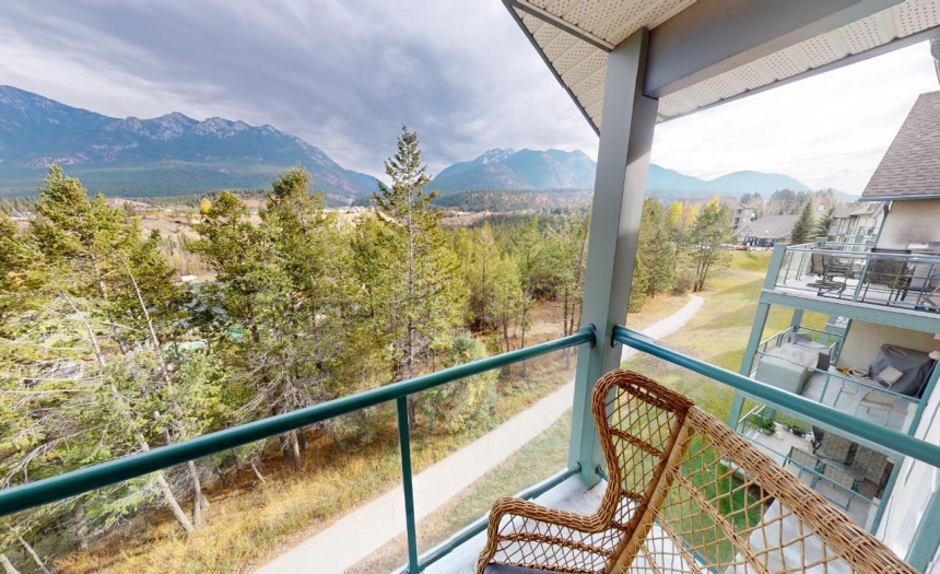 4765 FORSTERS LANDING ROAD, Radium Hot Springs, British Columbia V0A1M0, 2 Bedrooms Bedrooms, ,3 BathroomsBathrooms,Single Family,For Sale,FORSTERS LANDING ROAD,2473802