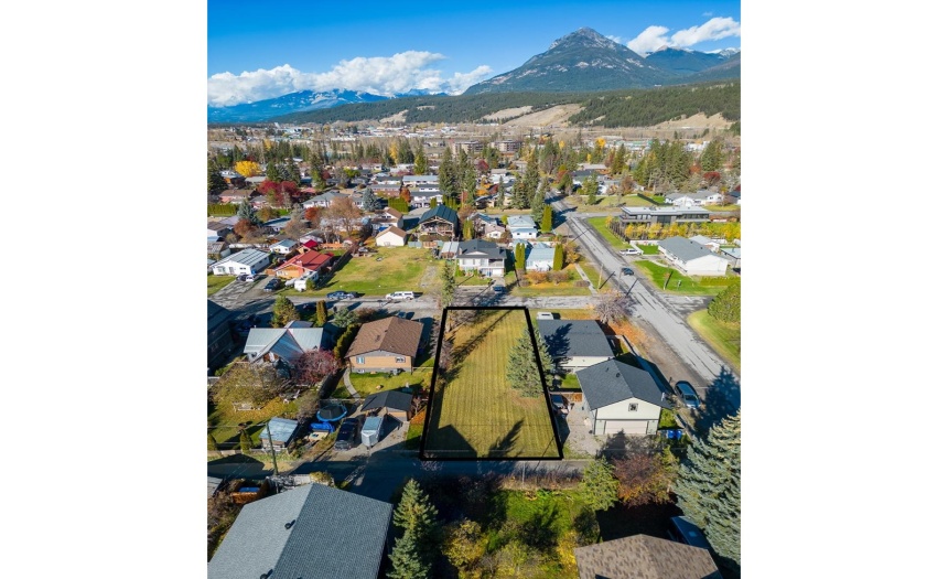 618 8TH STREET S, Golden, British Columbia V0A1H0, ,Vacant Land,For Sale,8TH STREET S,2473832