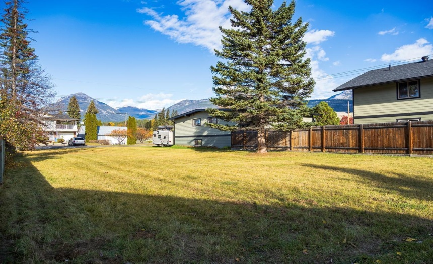 618 8TH STREET S, Golden, British Columbia V0A1H0, ,Vacant Land,For Sale,8TH STREET S,2473832