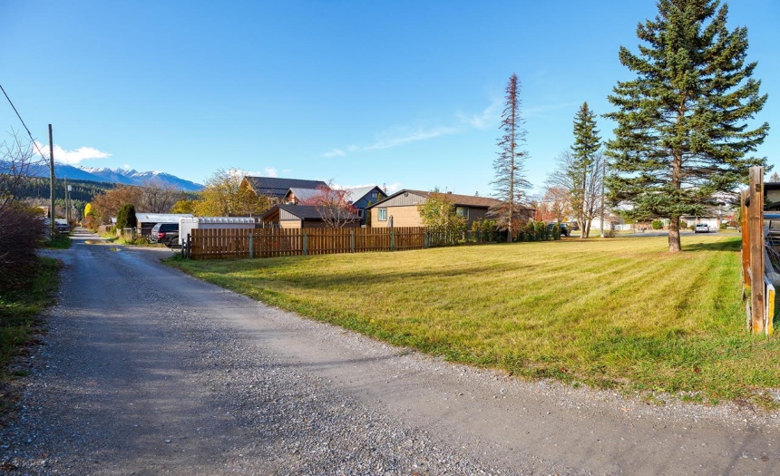 618 8TH STREET S, Golden, British Columbia V0A1H0, ,Vacant Land,For Sale,8TH STREET S,2473832