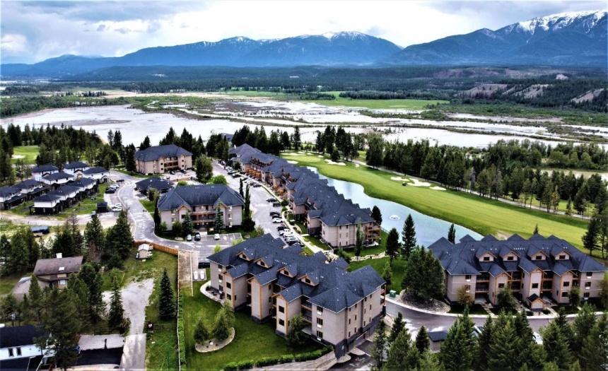 700 BIGHORN BOULEVARD, Radium Hot Springs, British Columbia V0A1M0, 2 Bedrooms Bedrooms, ,2 BathroomsBathrooms,Single Family,For Sale,BIGHORN BOULEVARD,2473835