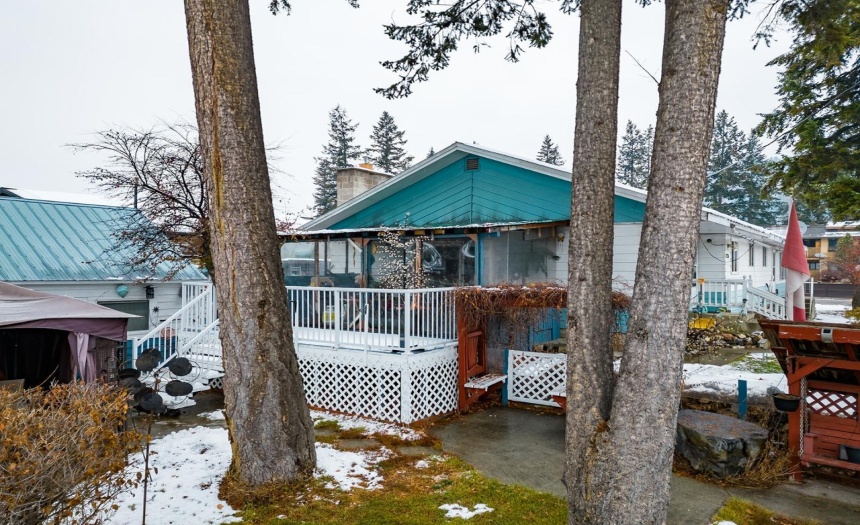 1226 9TH STREET, Golden, British Columbia V0A1H0, 5 Bedrooms Bedrooms, ,2 BathroomsBathrooms,Single Family,For Sale,9TH STREET,2473968