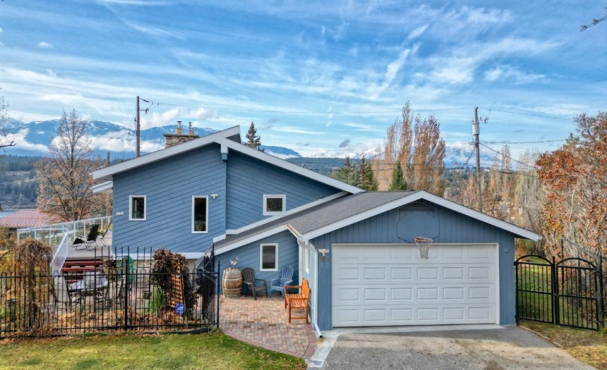 1751 FORT POINT CLOSE, Invermere, British Columbia V0A1K0, 4 Bedrooms Bedrooms, ,3 BathroomsBathrooms,Single Family,For Sale,FORT POINT CLOSE,2474021