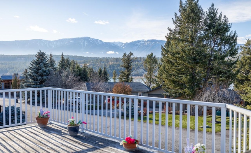 1715 3RD AVENUE, Invermere, British Columbia V0A1K0, 3 Bedrooms Bedrooms, ,3 BathroomsBathrooms,Single Family,For Sale,3RD AVENUE,2474053