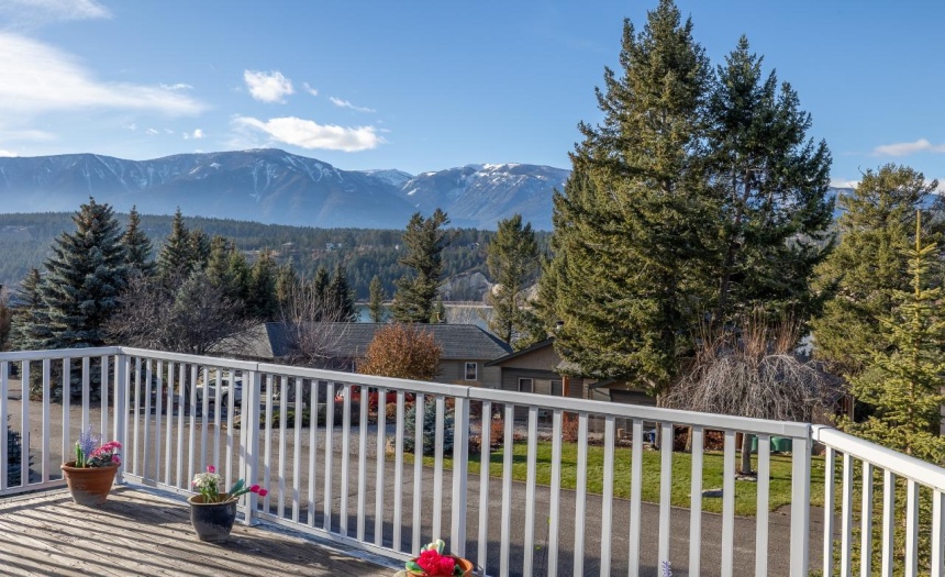 1715 3RD AVENUE, Invermere, British Columbia V0A1K0, 3 Bedrooms Bedrooms, ,3 BathroomsBathrooms,Single Family,For Sale,3RD AVENUE,2474053