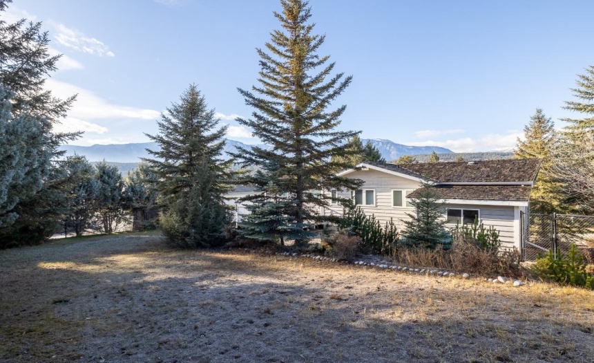 1715 3RD AVENUE, Invermere, British Columbia V0A1K0, 3 Bedrooms Bedrooms, ,3 BathroomsBathrooms,Single Family,For Sale,3RD AVENUE,2474053