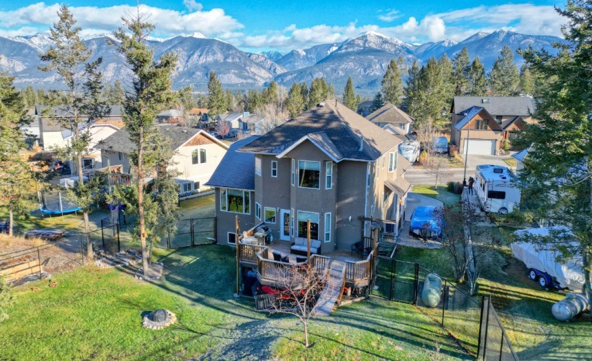 801 WESTRIDGE DRIVE, Invermere, British Columbia V0A1K4, 4 Bedrooms Bedrooms, ,4 BathroomsBathrooms,Single Family,For Sale,WESTRIDGE DRIVE,2474081