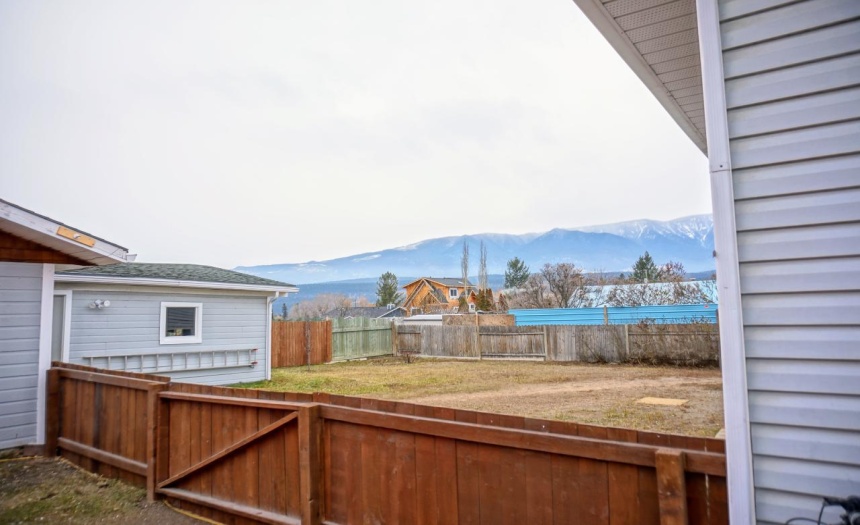 4758 GOVERNMENT STREET, Windermere, British Columbia V0B2L2, 4 Bedrooms Bedrooms, ,2 BathroomsBathrooms,Single Family,For Sale,GOVERNMENT STREET,2474070