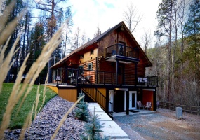 9725 BRAUNAGEL ROAD, Moyie, British Columbia V0B2A0, 4 Bedrooms Bedrooms, ,3 BathroomsBathrooms,Single Family,For Sale,BRAUNAGEL ROAD,2474115