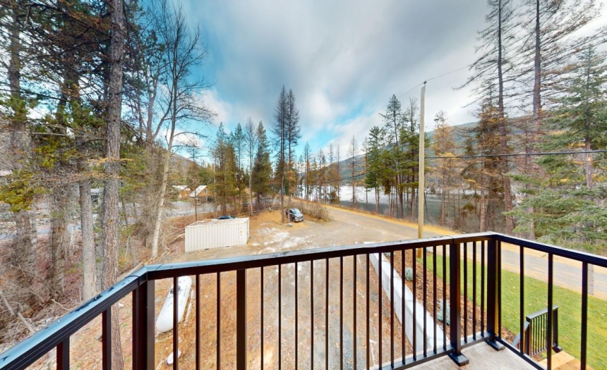 9725 BRAUNAGEL ROAD, Moyie, British Columbia V0B2A0, 4 Bedrooms Bedrooms, ,3 BathroomsBathrooms,Single Family,For Sale,BRAUNAGEL ROAD,2474115