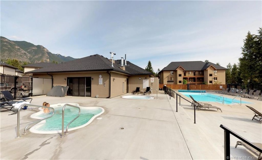 400 BIGHORN BOULEVARD, Radium Hot Springs, British Columbia V0A1M0, 1 Bedroom Bedrooms, ,1 BathroomBathrooms,Single Family,For Sale,BIGHORN BOULEVARD,2474131