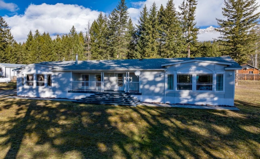 3075 TEGART FRONTAGE ROAD, Golden, British Columbia V0A1L0, 3 Bedrooms Bedrooms, ,2 BathroomsBathrooms,Single Family,For Sale,TEGART FRONTAGE ROAD,2474163