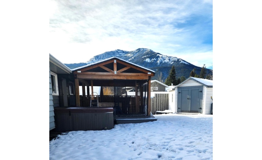 729 BALMER CRESCENT, Elkford, British Columbia V0B1H0, 3 Bedrooms Bedrooms, ,2 BathroomsBathrooms,Single Family,For Sale,BALMER CRESCENT,2474204