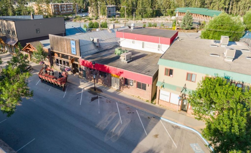 507 9TH AVENUE, Golden, British Columbia V0A1H0, ,Retail,For Sale,9TH AVENUE,2474256